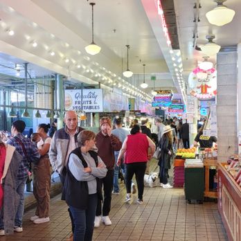 Pike Place Fish Market - Seafood Markets Near Me - Seattle, Washington