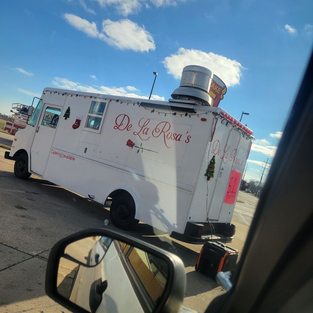 Food from De La Rosa's Taqueria