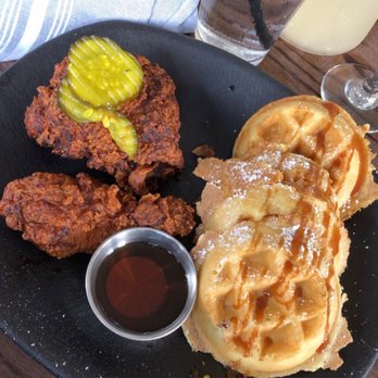 Taste Bar + Kitchen - Cocktail Bars Near Me - Houston, Texas