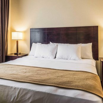 Comfort Suites - Hotels Near Me - Marion, Indiana