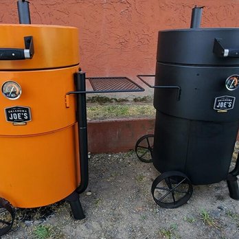 Bourbon King BBQ - two different colors of smokers - Barbeque Near Me - Cotati, California Bourbon King BBQ - two different colors of smokers - Barbeque Near Me - Cotati, California