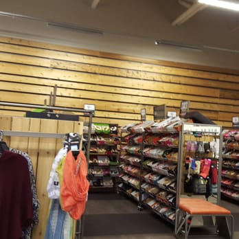 DSW Designer Shoe Warehouse - Shoe Stores Near Me - Santee, California