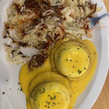 Home Plate Grill - Classic Eggs Benedict - Burgers Near Me - Goleta, California Home Plate Grill - Classic Eggs Benedict - Burgers Near Me - Goleta, California