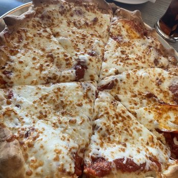 Vis Major Brewing Co. - Half cheese half pepperoni - Breweries Near Me - Omaha, Nebraska