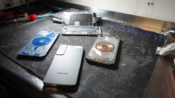 Expert Cell-Phone Repair Services Available Now - Are you tired of dealing with a cracked screen or malfunctioning battery on your cellphone? Look no further than our expert cellphone repair services! Our team of skilled technicians have years of experience repairing all makes and models of cellphones, including Apple, Samsung, and more. Expert Cell-Phone Repair Services Available Now - Are you tired of dealing with a cracked screen or malfunctioning battery on your cellphone? Look no further than our expert cellphone repair services! Our team of skilled technicians have years of experience repairing all makes and models of cellphones, including Apple, Samsung, and more.