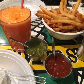L'As du Fallafel - Fries, sauces and fresh carrot juice! - Kosher Near Me - Paris, 75