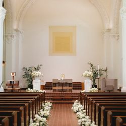 Kate Whelan Events - Clean, elegant Cathedral ceremony design.