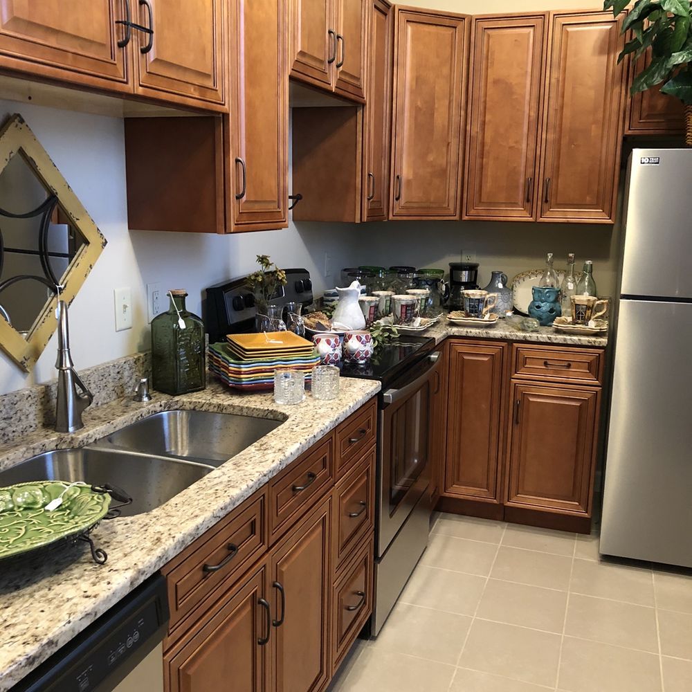 A Fresh Look by Cynthia - Tableware Near Me - Columbia, Illinois