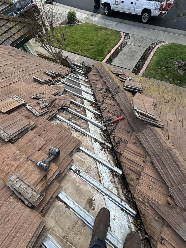 Slide of Bardo Ramirez Roofing