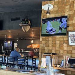 Saucony Creek Craft Brewery + Gastropub - Bar