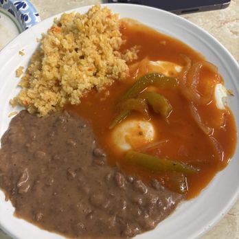Cafecito Salvadoreño - huevos rancheros - Latin American Near Me - Long Beach, California