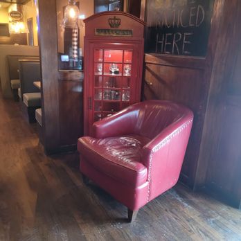 The Good Life - Entry ambiance - Bars Near Me - Massapequa Park, New York