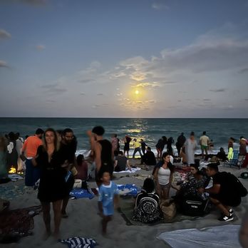 Full Moon Drum Circle - 4-23-24 - Beaches Near Me - Miami Beach, Florida Full Moon Drum Circle - 4-23-24 - Beaches Near Me - Miami Beach, Florida