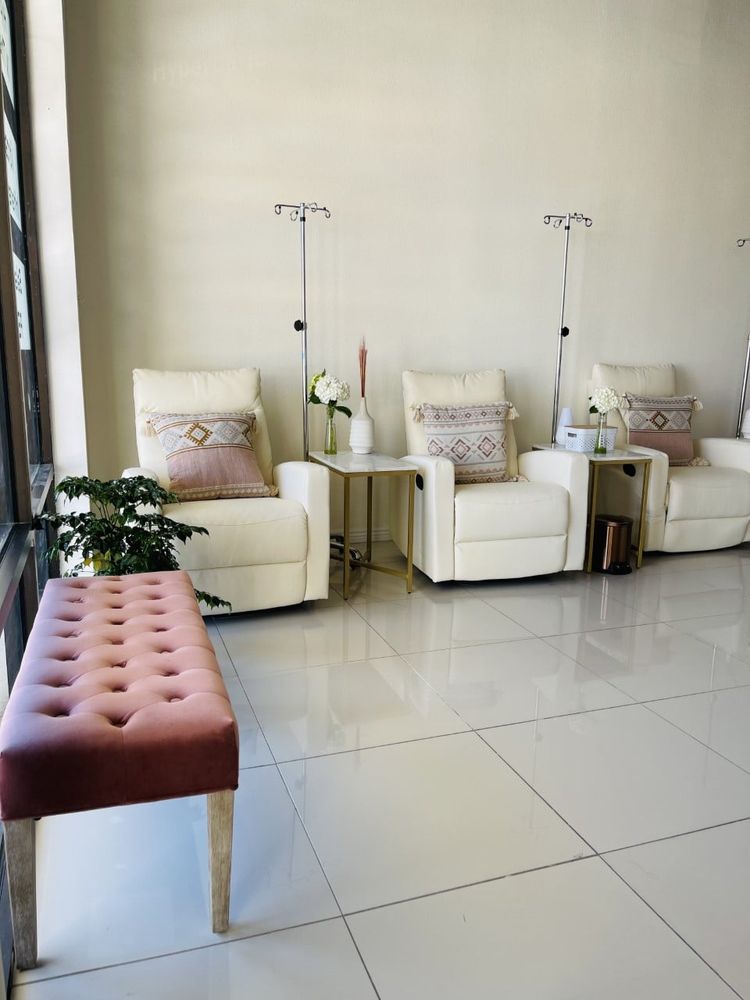 SIBLANTE Updated October 2024 25 Photos 5857 N Mesa St, El Paso