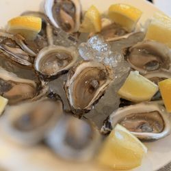Sunh Fish - I love this fish market. Fresh oyster and good price!