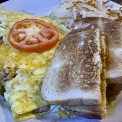 Bailey's Pub and Grub - Everything omelet and white toast.