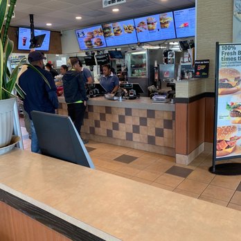 McDonald's - Clean/ updated McDonalds. Credit where credit is due. - Fast Food Near Me - Neptune, New Jersey