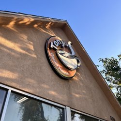 Tony's Donut House - Outside