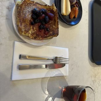 Etihad Lounge - Breakfast bar is awesome. - Airport Lounges Near Me - Dulles, Virginia Etihad Lounge - Breakfast bar is awesome. - Airport Lounges Near Me - Dulles, Virginia