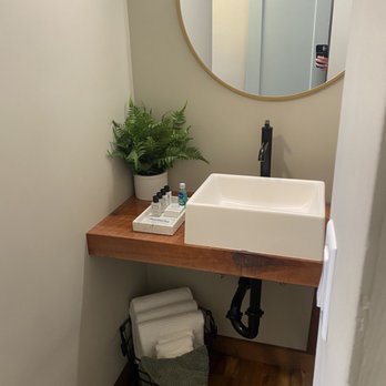Roosevelt Base Camp - Bathroom vanity - Hotels Near Me - Orick, California