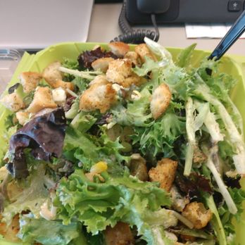 Salata - Spring mix, ton of veggies, pesto chicken, and croutons...yum! - Salad Near Me - Katy, Texas