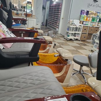Artist Nails & Spa - Pedicure chairs.. - Nail Salons Near Me - Vacaville, California