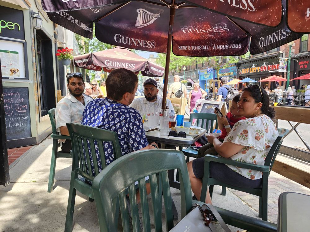 Finnigans Tavern Logo