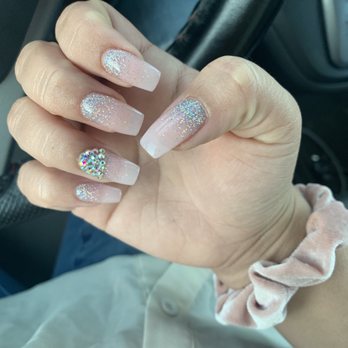 Sky Nails Spa - Nail Salons Near Me - El Paso de Robles, California