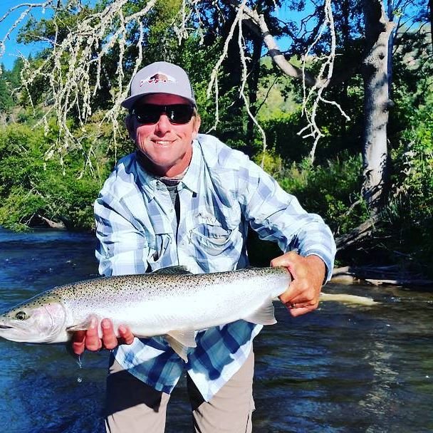 Western Waters Guide Service Logo