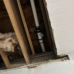 979 Vacation Property Services - Closeup of the exposed hole above the bed