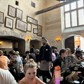 Universal Studios Florida - Leaky Cauldron restaurant, great atmosphere and great food. - Amusement Parks Near Me - Orlando, Florida Universal Studios Florida - Leaky Cauldron restaurant, great atmosphere and great food. - Amusement Parks Near Me - Orlando, Florida