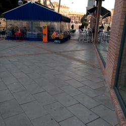 Helado y Caliente - Fachada lateral