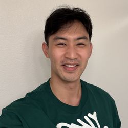 The Color Studio - Dark forest green tee