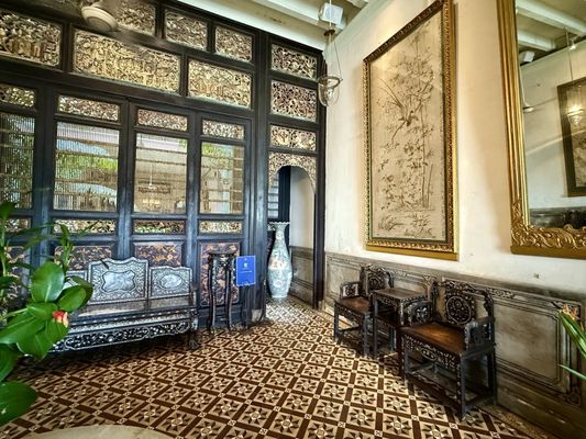Cheong Fatt Tze, The Blue Mansion by null