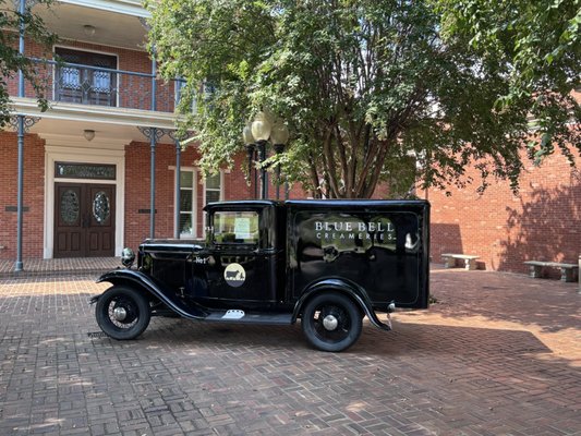 Blue Bell Creameries by null