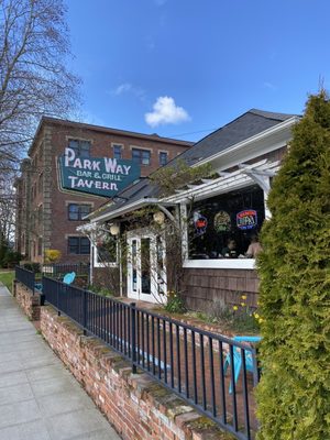 Parkway Tavern by null
