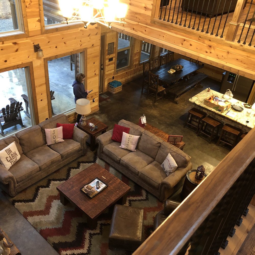 Blue Beaver Luxury Cabins - Hotels Near Me - Broken Bow, Oklahoma