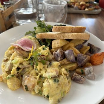 Lapisara Eatery - Pacific Scramble - Breakfast & Brunch Near Me - San Francisco, California Lapisara Eatery - Pacific Scramble - Breakfast & Brunch Near Me - San Francisco, California