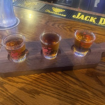 Hudson Grille - Little 5 Points - Whiskey Flight( Crown Apple, Makers Mark &Fiddler) - Sports Bars Near Me - Atlanta, Georgia Hudson Grille - Little 5 Points - Whiskey Flight( Crown Apple, Makers Mark &Fiddler) - Sports Bars Near Me - Atlanta, Georgia