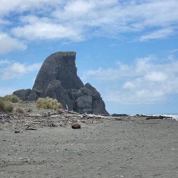 Turtle Rock RV Resort - Beach walkable from rv park - Campgrounds Near Me - Gold Beach, Oregon Turtle Rock RV Resort - Beach walkable from rv park - Campgrounds Near Me - Gold Beach, Oregon