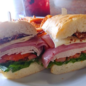 Huckleberry’s - Smokey Bacon Club - American Near Me - Clovis, California