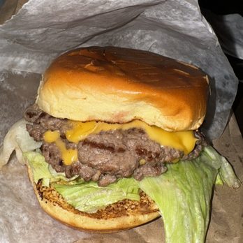 Elijah’s Automatic - Golden burger - Burgers Near Me - Etobicoke, Ontario