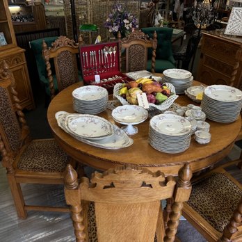 Bring Down The House - Used, Vintage & Consignment Near Me - Simi Valley, California Bring Down The House - Used, Vintage & Consignment Near Me - Simi Valley, California