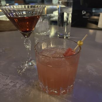 Dodo Bird Kitchen and Cocktails - manhattan and hot and bothered - Cocktail Bars Near Me - Scottsdale, Arizona