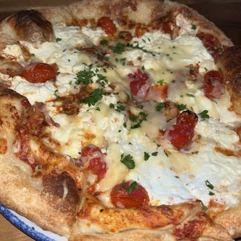 The Commentary - Margarita Pizza - Bars Near Me - Arlington, Virginia The Commentary - Margarita Pizza - Bars Near Me - Arlington, Virginia