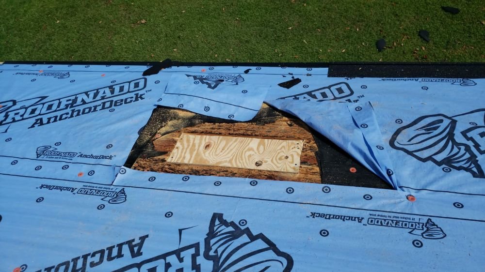 Slide of Tres Coronas Roofing