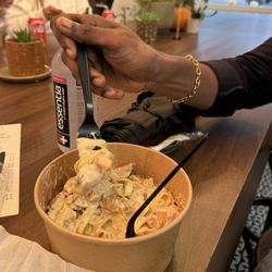 Pasta De Pasta - Fettuccine alfredo with creamy chicken