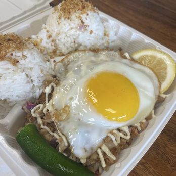 Sw8 Dada's Sizzling Sisig - Food Trucks Near Me - Waipahu, Hawaii