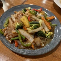 Sadudee Thai Food - Dinner Drunken Noodles