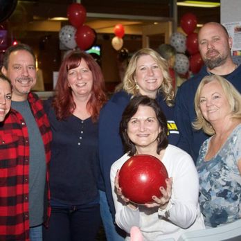 Tail Wagger's 1990 - Getting ready to have some fun and win some prizes at our 2016 Annual Tail Wagger's Bowl. Held every year the first Saturday in November! - Veterinarians Near Me - Livonia, Michigan Tail Wagger's 1990 - Getting ready to have some fun and win some prizes at our 2016 Annual Tail Wagger's Bowl. Held every year the first Saturday in November! - Veterinarians Near Me - Livonia, Michigan